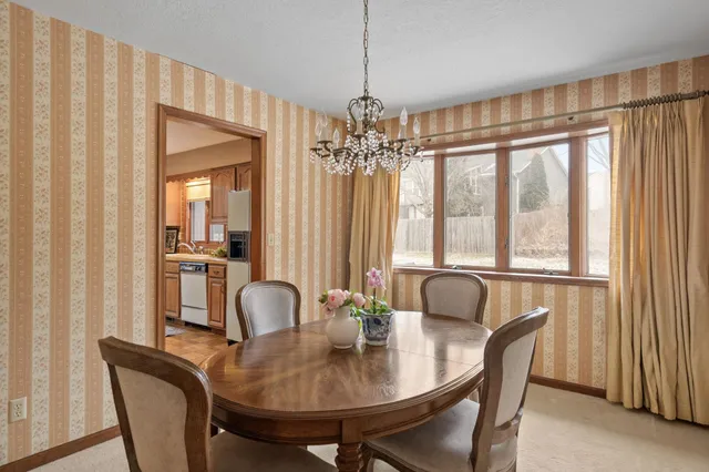 $325,000 | 1818 Westminster Circle, Davenport, IA 52807