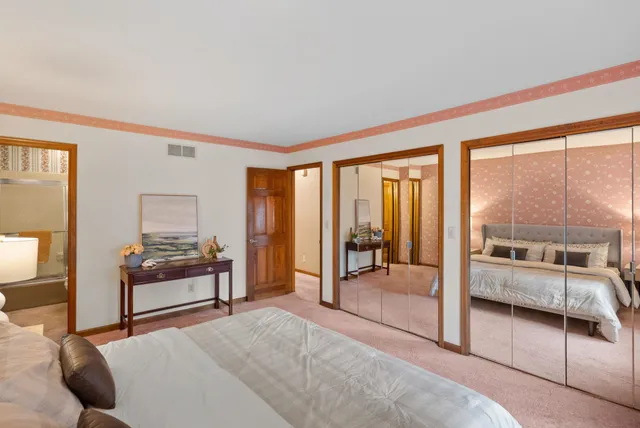 $325,000 | 1818 Westminster Circle, Davenport, IA 52807