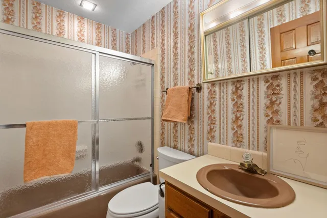 $325,000 | 1818 Westminster Circle, Davenport, IA 52807