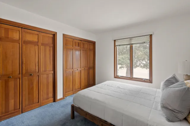 $325,000 | 1818 Westminster Circle, Davenport, IA 52807