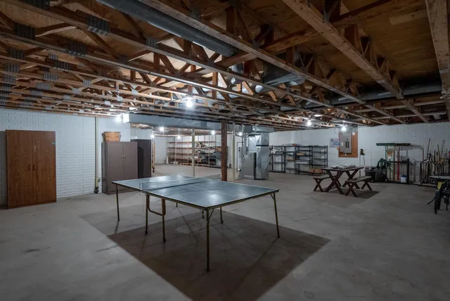 $325,000 | 1818 Westminster Circle, Davenport, IA 52807