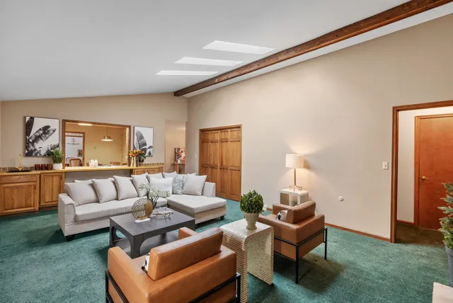 $325,000 | 1818 Westminster Circle, Davenport, IA 52807