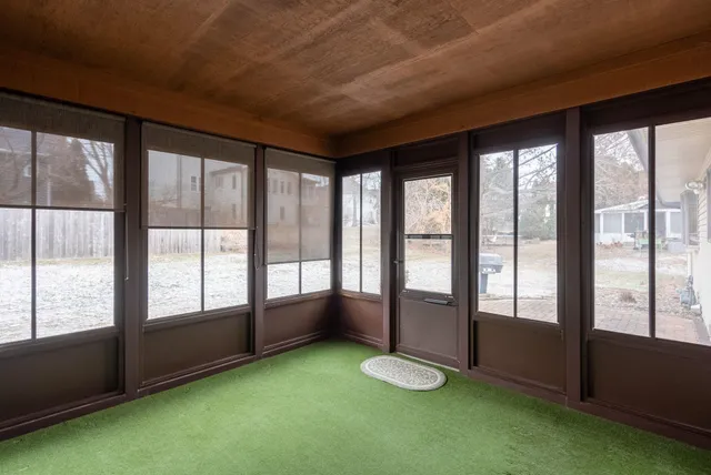 $325,000 | 1818 Westminster Circle, Davenport, IA 52807