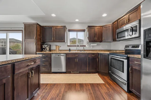 $319,900 | 4003 9th Street South, Moorhead, MN 56560