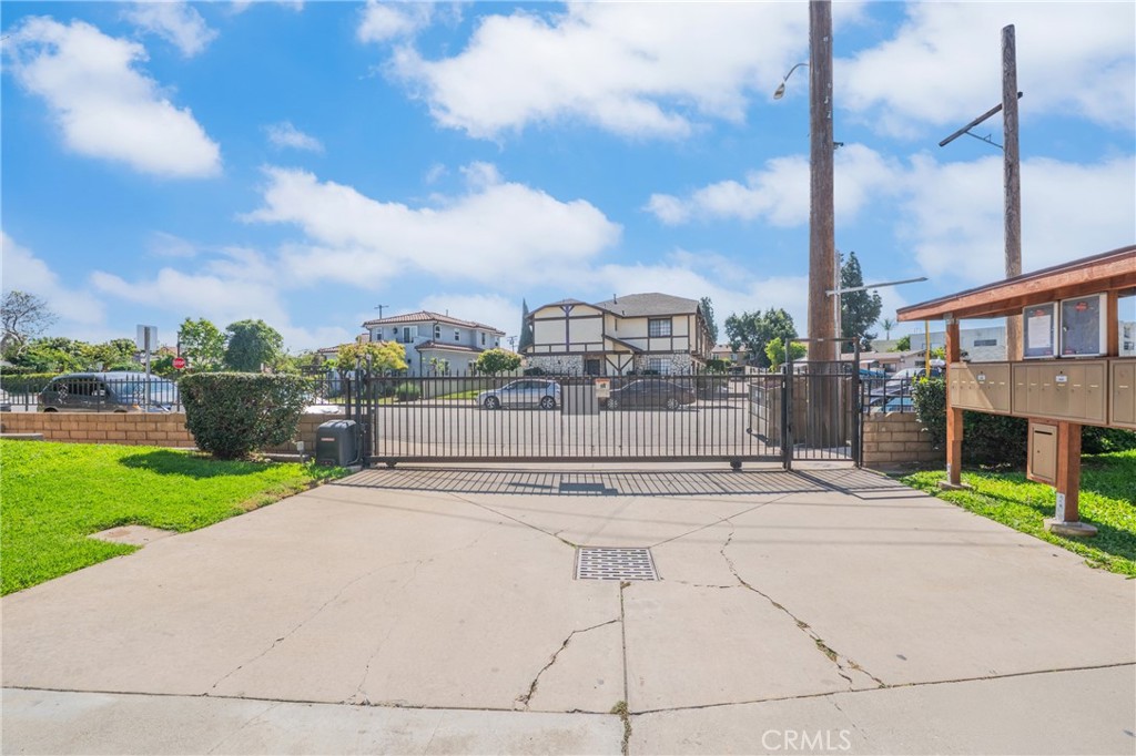 9471 Cortada Street El Monte, CA 91733 - Photo 4 of 27 a view of a terrace with yard