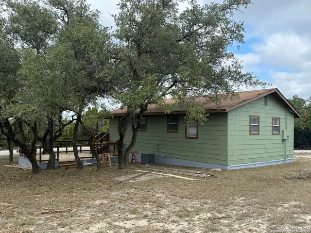 $1,550 | 173 Water Oak Lane, Canyon Lake, TX 78133