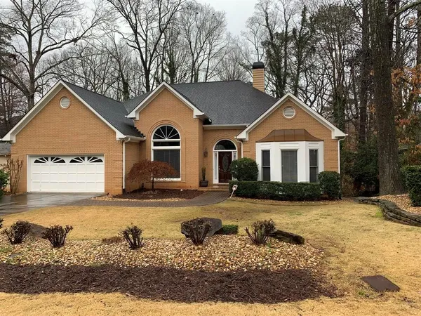 $3,950 | 930 Richmond Hill Drive, Marietta, GA 30068