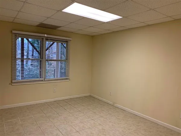 $3,950 | 930 Richmond Hill Drive, Marietta, GA 30068