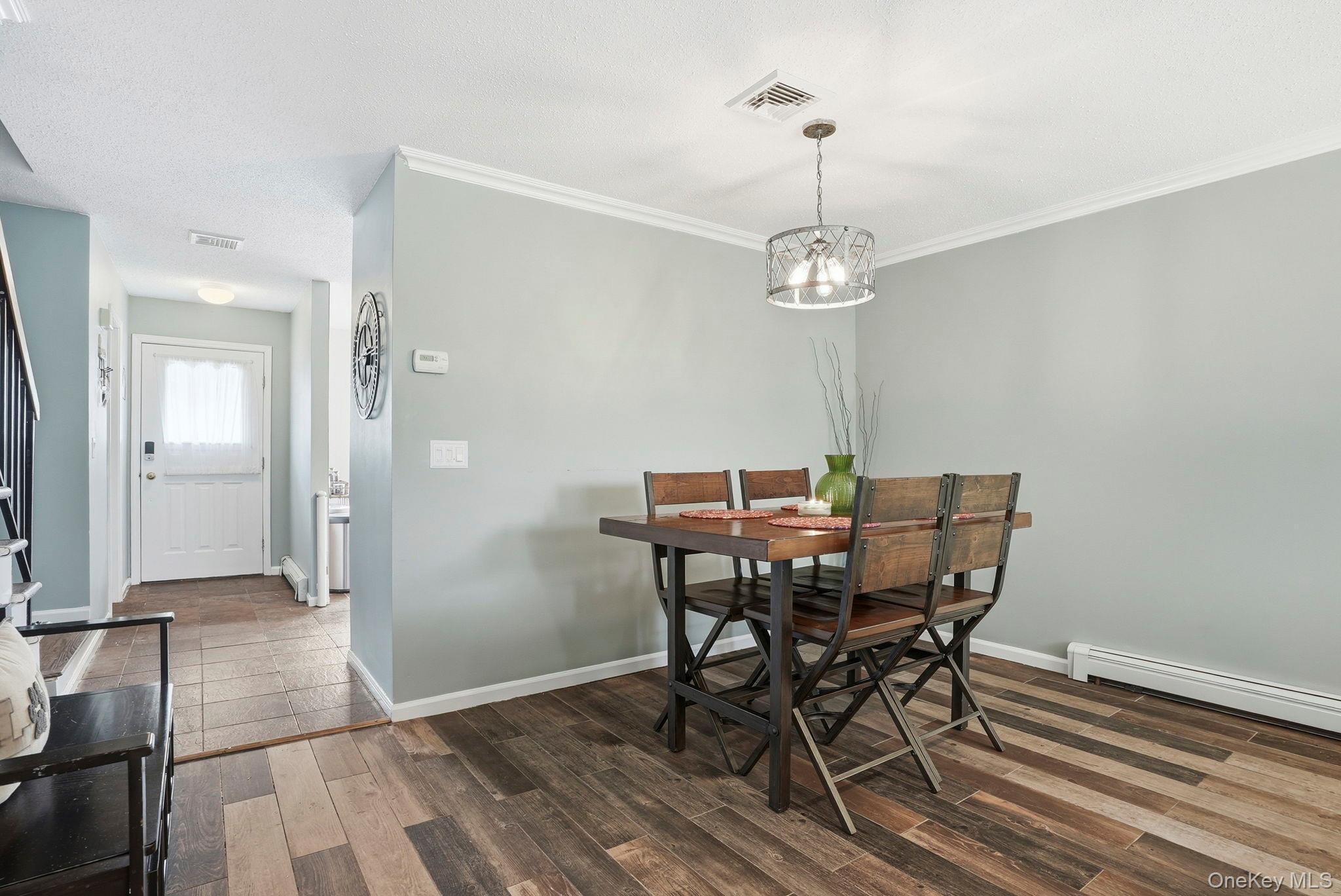 85 Hemlock Circle Peekskill, NY 10566 - Photo 7 of 23 There's room to entertain in the oversized dining/living room.