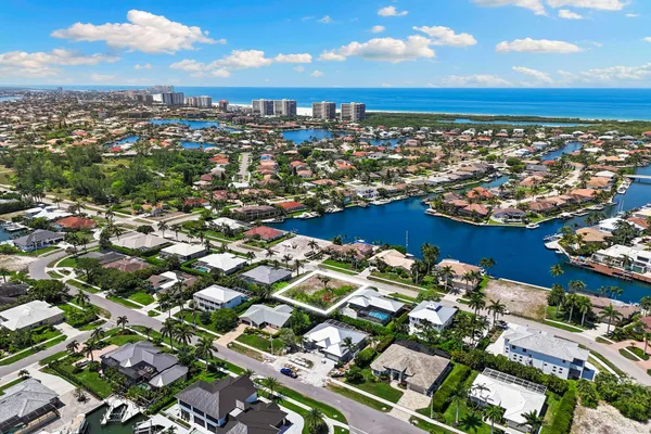 $750,000 | 574 Tigertail Court, Marco Island, FL 34145