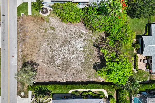 $750,000 | 574 Tigertail Court, Marco Island, FL 34145