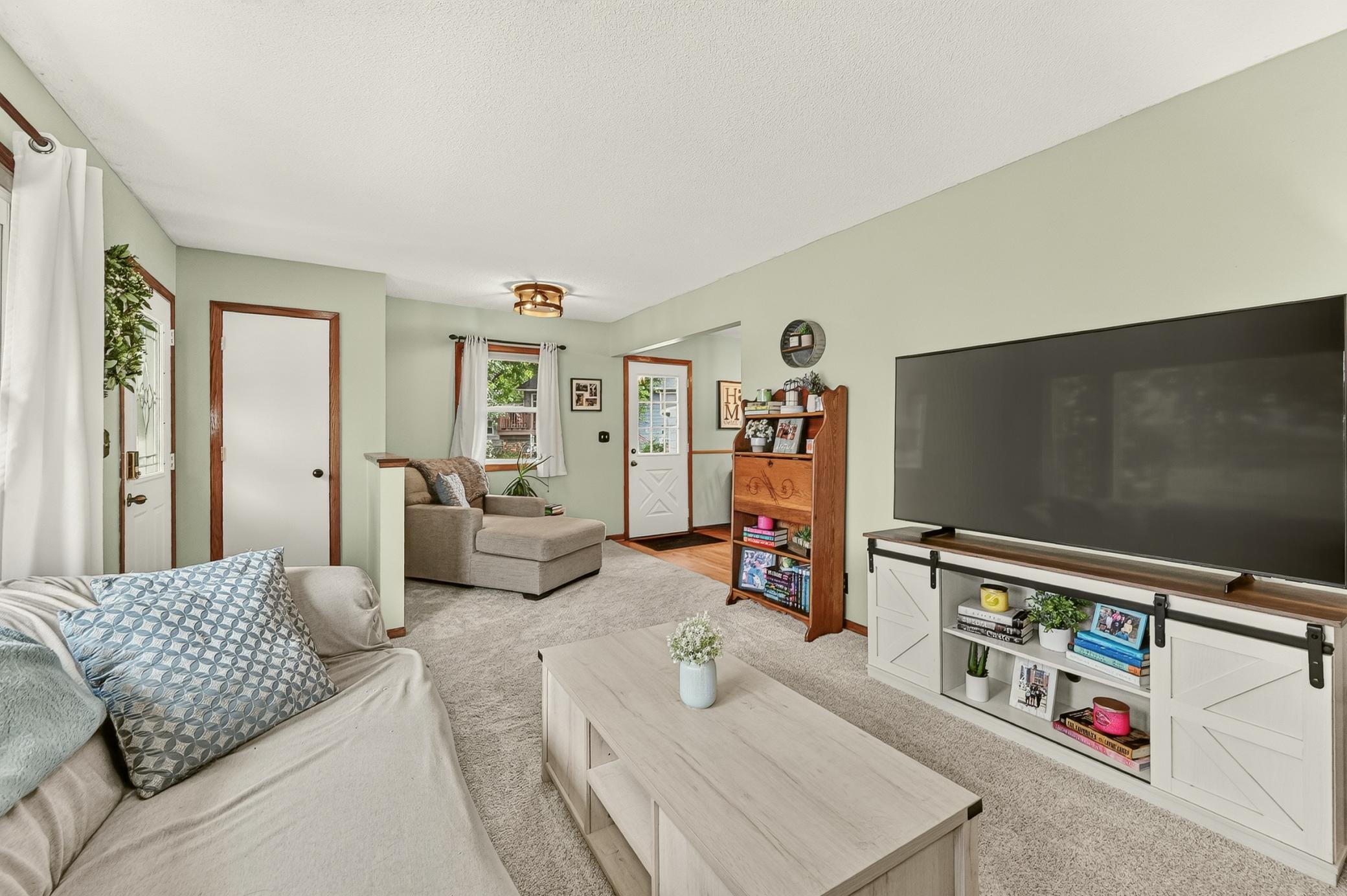 1810 25th Avenue Northwest Rochester, MN 55901 - Photo 4 of 38