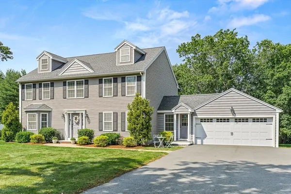 $1,399,000 | 415 Lowell Street, Lynnfield, MA 01940