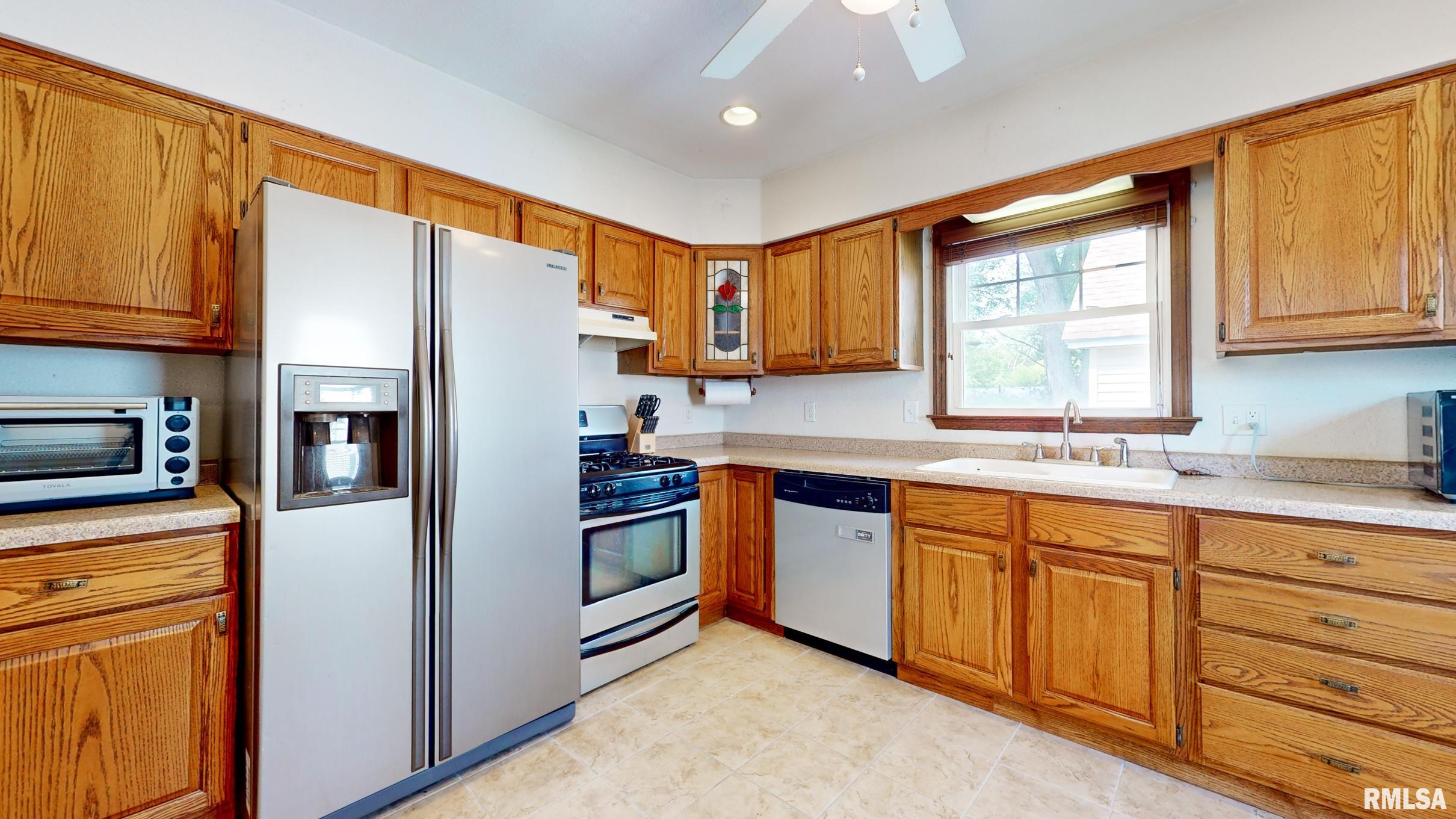 1507 South 4th Street Pekin, IL 61554 - Photo 10 of 28