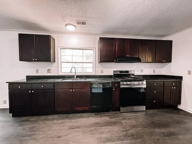 $2,450 | 1030 Greenhill Road, Charleston, SC 29412