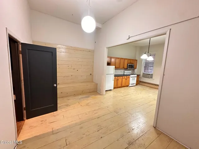 $1,525 | 53 3rd Street, Unit 2A, Troy, NY 12180