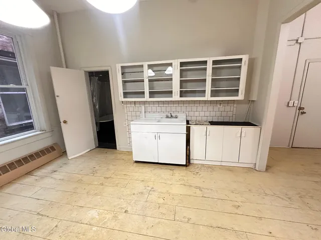 $1,525 | 53 3rd Street, Unit 2A, Troy, NY 12180