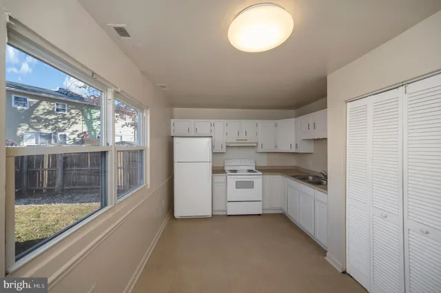 $1,500 | 110 Manor Lane, Fredericksburg, VA 22405