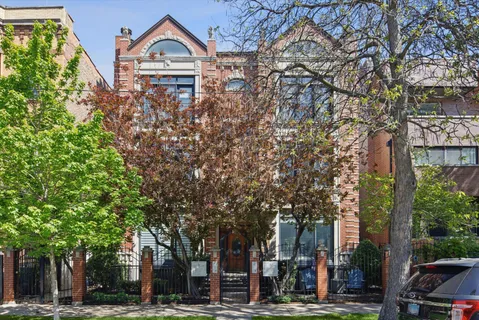 $775,000 | 2024 West Iowa Street, Unit 3B, Chicago, IL 60622