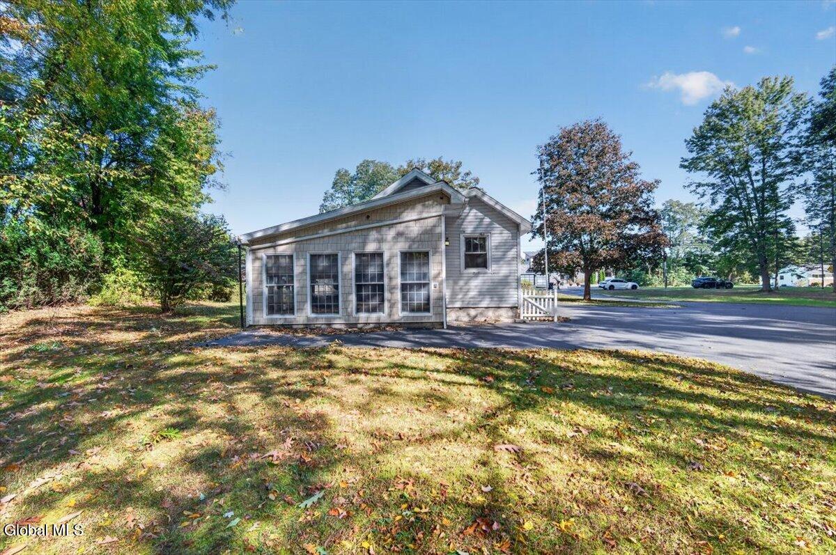 3072 Spawn Road Schenectady, NY 12303 - Photo 34 of 42 33-DSC09973