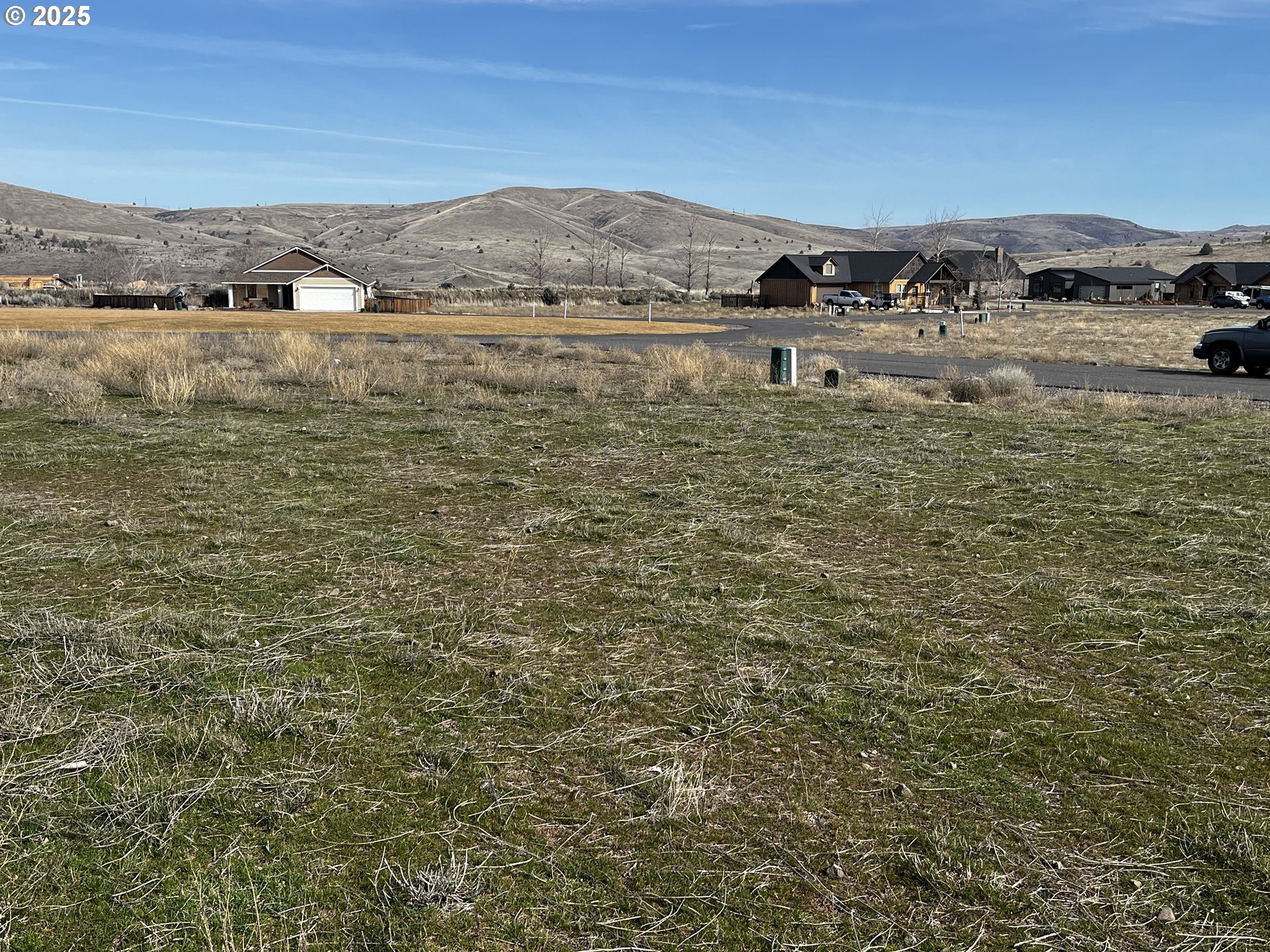 1430 Fish Tail Road Maupin, OR 97037 - Photo 2 of 3 a view of lake with mountain