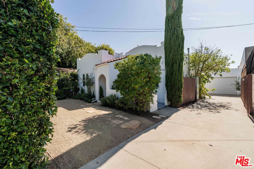 239 North Everett Street Glendale, CA 91206 - Photo 26 of 26