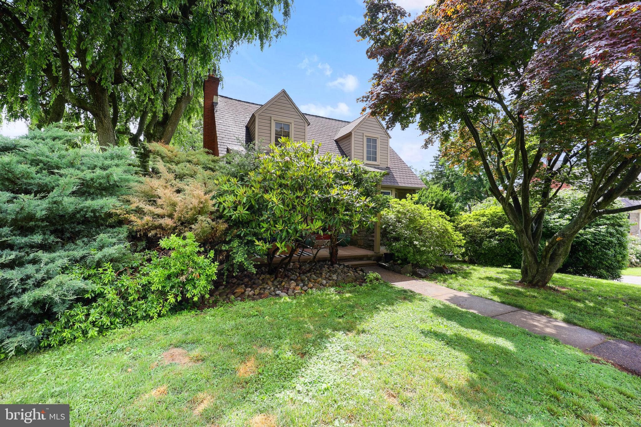 1024 Edgewood Drive Springfield, PA 19064 - Photo 2 of 36 Exterior Front