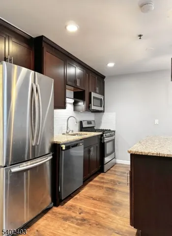 $2,050 | 41 East Cherry Street, Unit 33, Rahway, NJ 07065