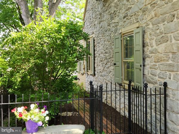 207 East Main Street Lititz, PA 17543 - Photo 4 of 53