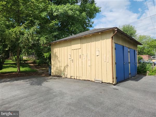 207 East Main Street Lititz, PA 17543 - Photo 9 of 53