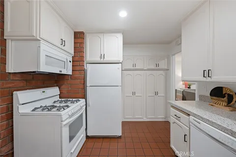 $1,050,000 | 6230 East Pageantry Street, Long Beach, CA 90808
