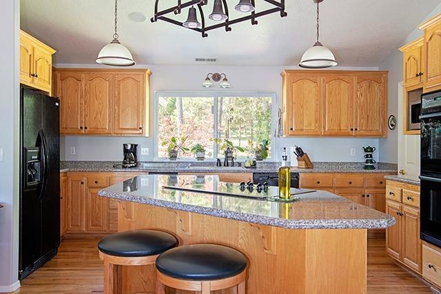 1761 Robertson Bridge Road Grants Pass, OR 97526 - Photo 9 of 32 Additional Photo