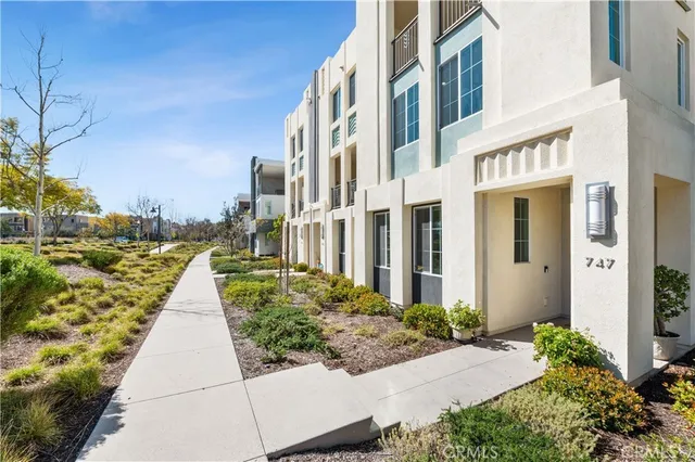 $5,700 | 747 Beacon, Irvine, CA 92618