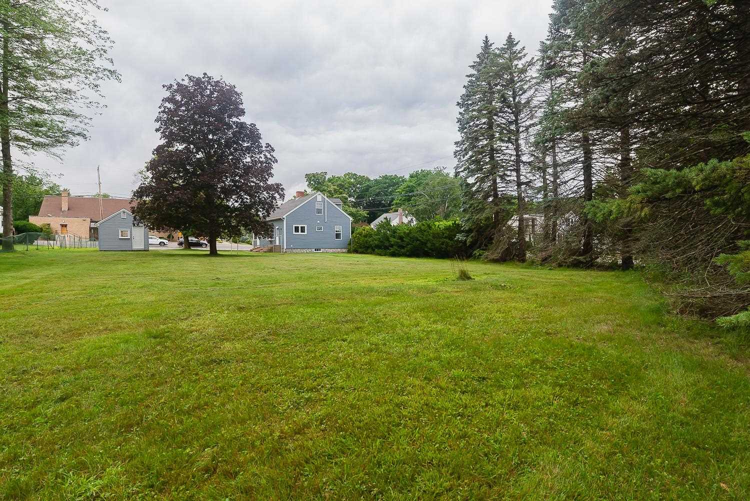 621 Candia Road Manchester, NH 03109 - Photo 4 of 27