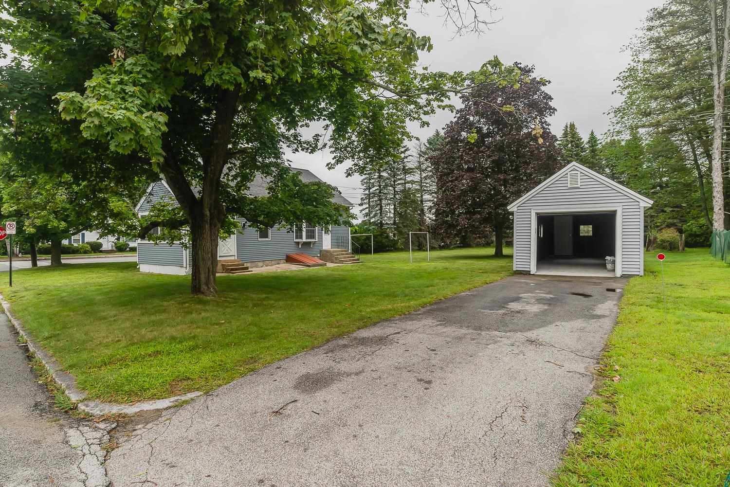 621 Candia Road Manchester, NH 03109 - Photo 5 of 27