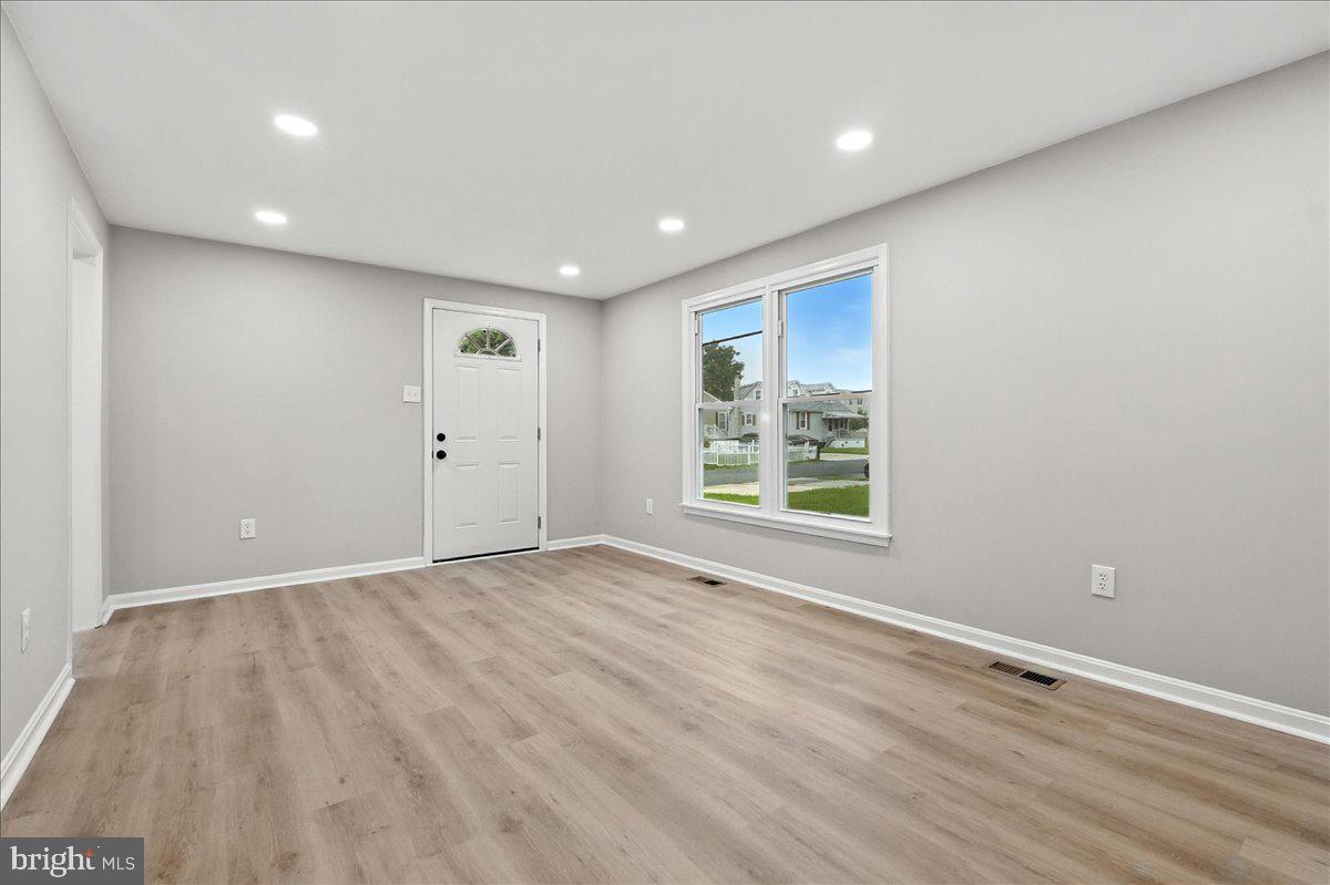 12 Rollwin Road Baltimore, MD 21244 - Photo 4 of 25