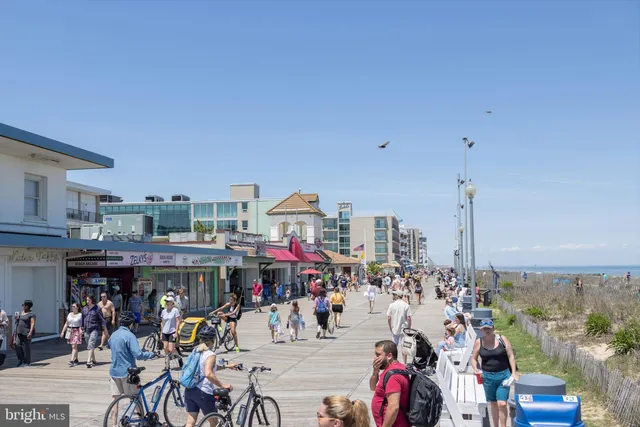 $465,000 | 195 Lakeside Drive, Lewes, DE 19958