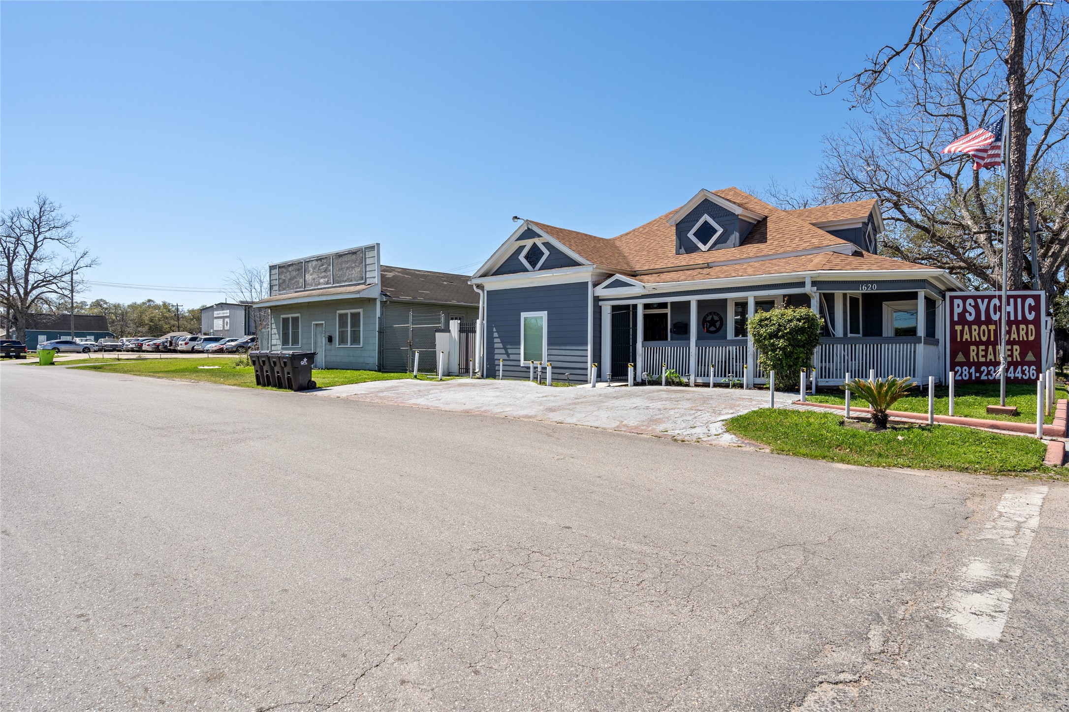 1004 Houston Street Rosenberg, TX 77471 - Photo 15 of 18 front view of a house with a swimming pool