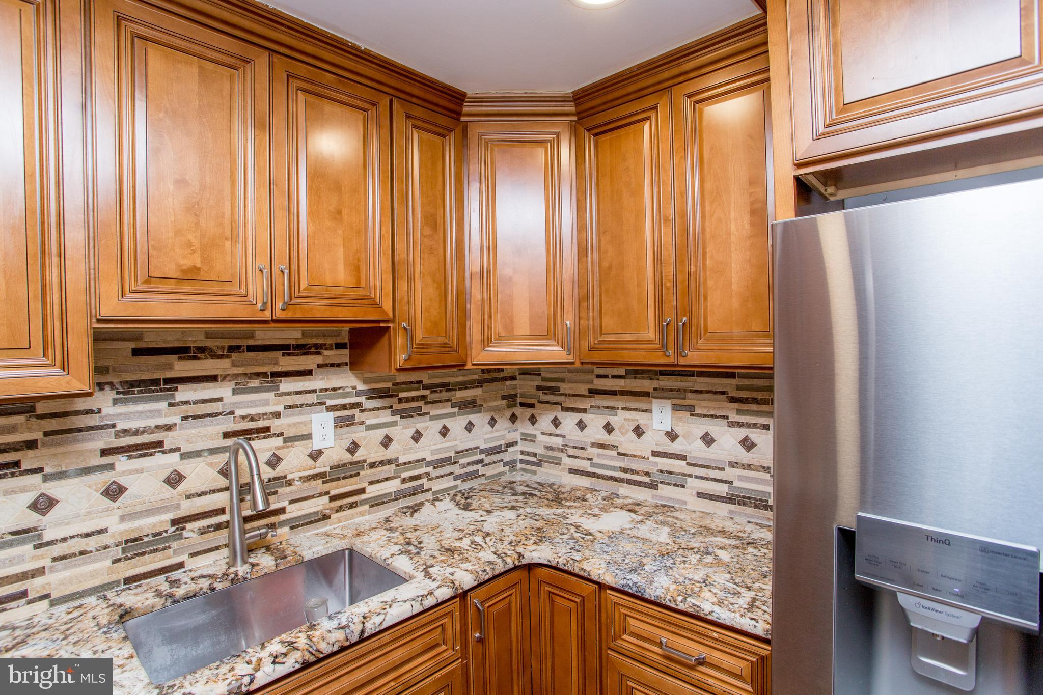 23 Misty Pine Road Levittown, PA 19056 - Photo 13 of 74 Modern Kitchen, Backsplash, Granite Countertop