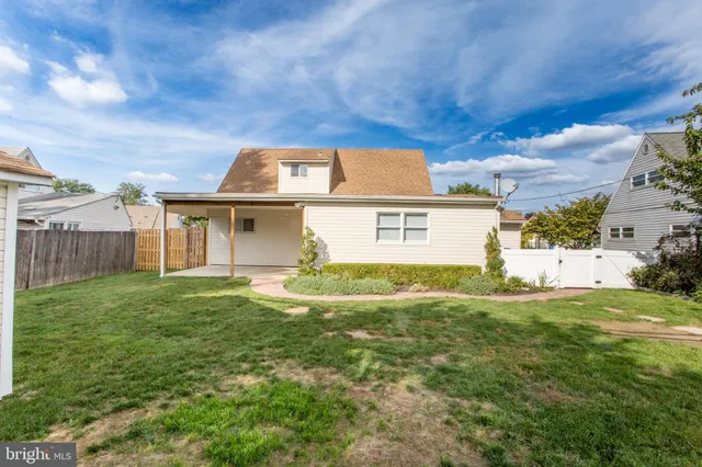 $465,900 | 23 Misty Pine Road, Levittown, PA 19056