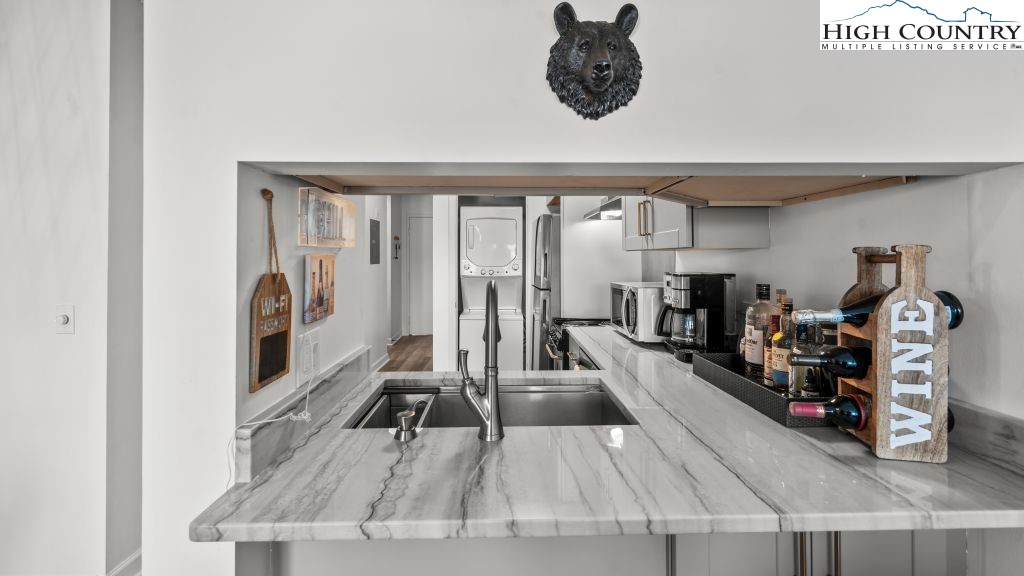 301 Pinnacle Inn Road, Unit 1114 Beech Mountain, NC 28604 - Photo 11 of 16 a view of a room with gym equipment