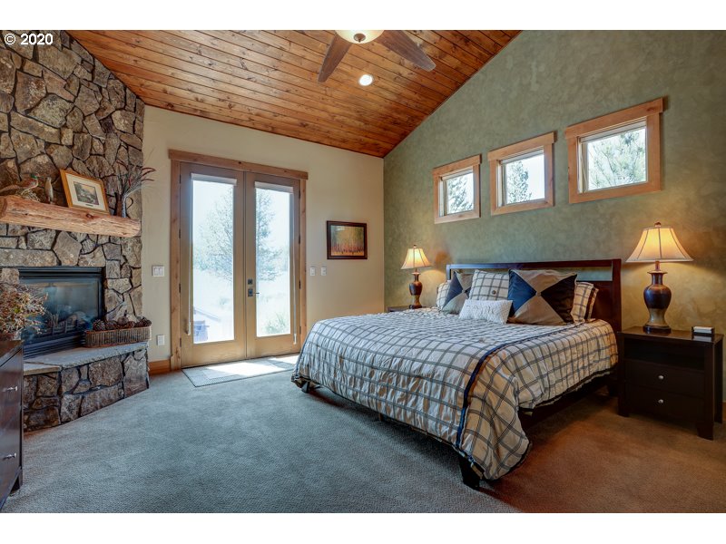 56725 Dancing Rock Loop Bend, OR 97707 - Photo 13 of 32 Gallery Image 13