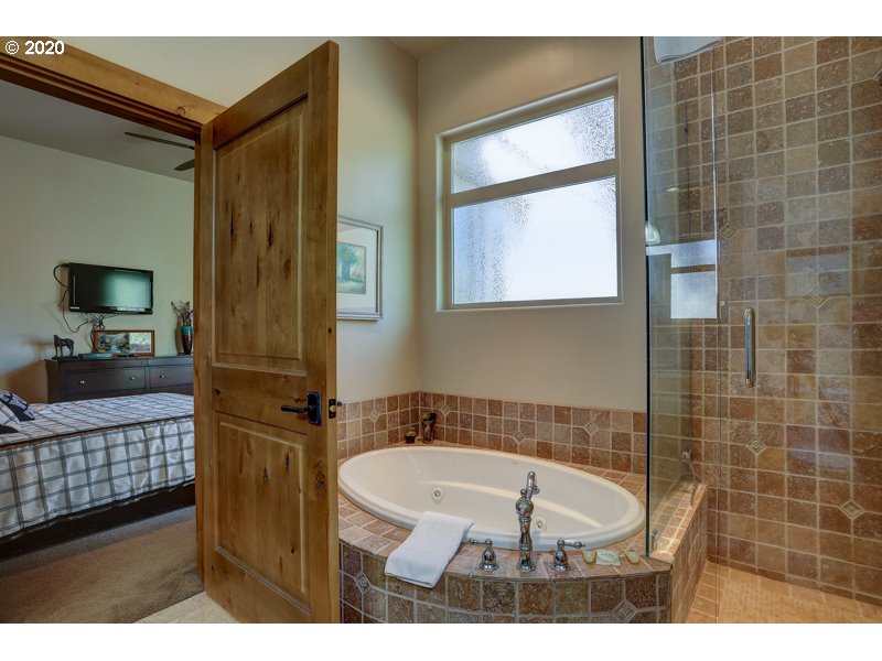 56725 Dancing Rock Loop Bend, OR 97707 - Photo 17 of 32 Gallery Image 17