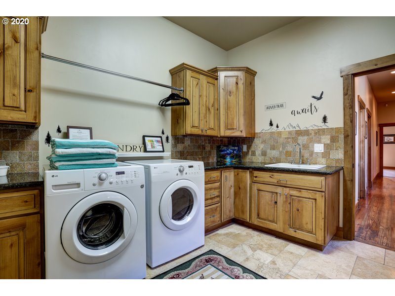 56725 Dancing Rock Loop Bend, OR 97707 - Photo 23 of 32 Gallery Image 23