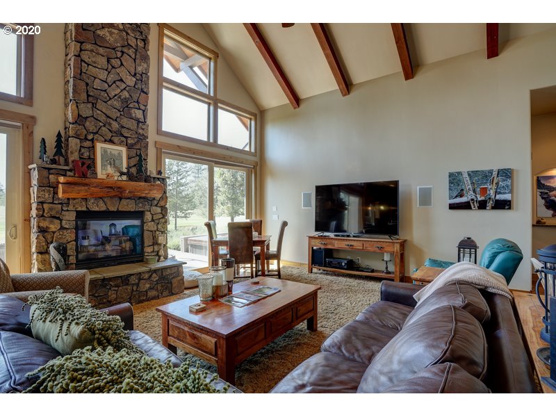56725 Dancing Rock Loop Bend, OR 97707 - Photo 6 of 32 Gallery Image 6