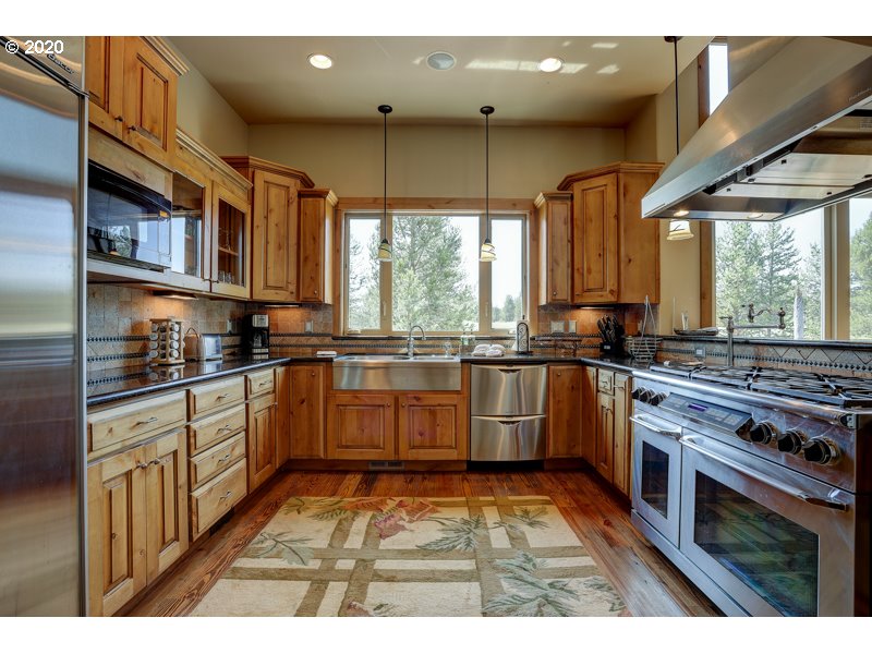 56725 Dancing Rock Loop Bend, OR 97707 - Photo 10 of 32 Gallery Image 10