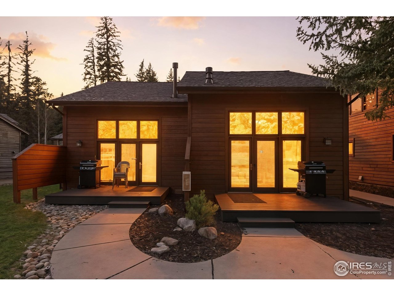 2120 Fall River Road, Unit 2 Estes Park, CO 80517 - Photo 25 of 28 a black and white photo of a living room