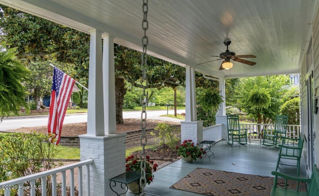 303 McReynolds Street Carthage, NC 28327 - Photo 4 of 60 303 McReynolds