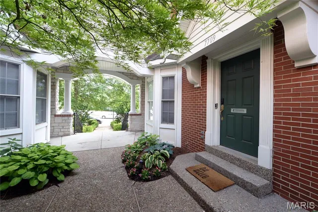 $3,600 | 7709 Gannon Avenue, St. Louis, MO 63130