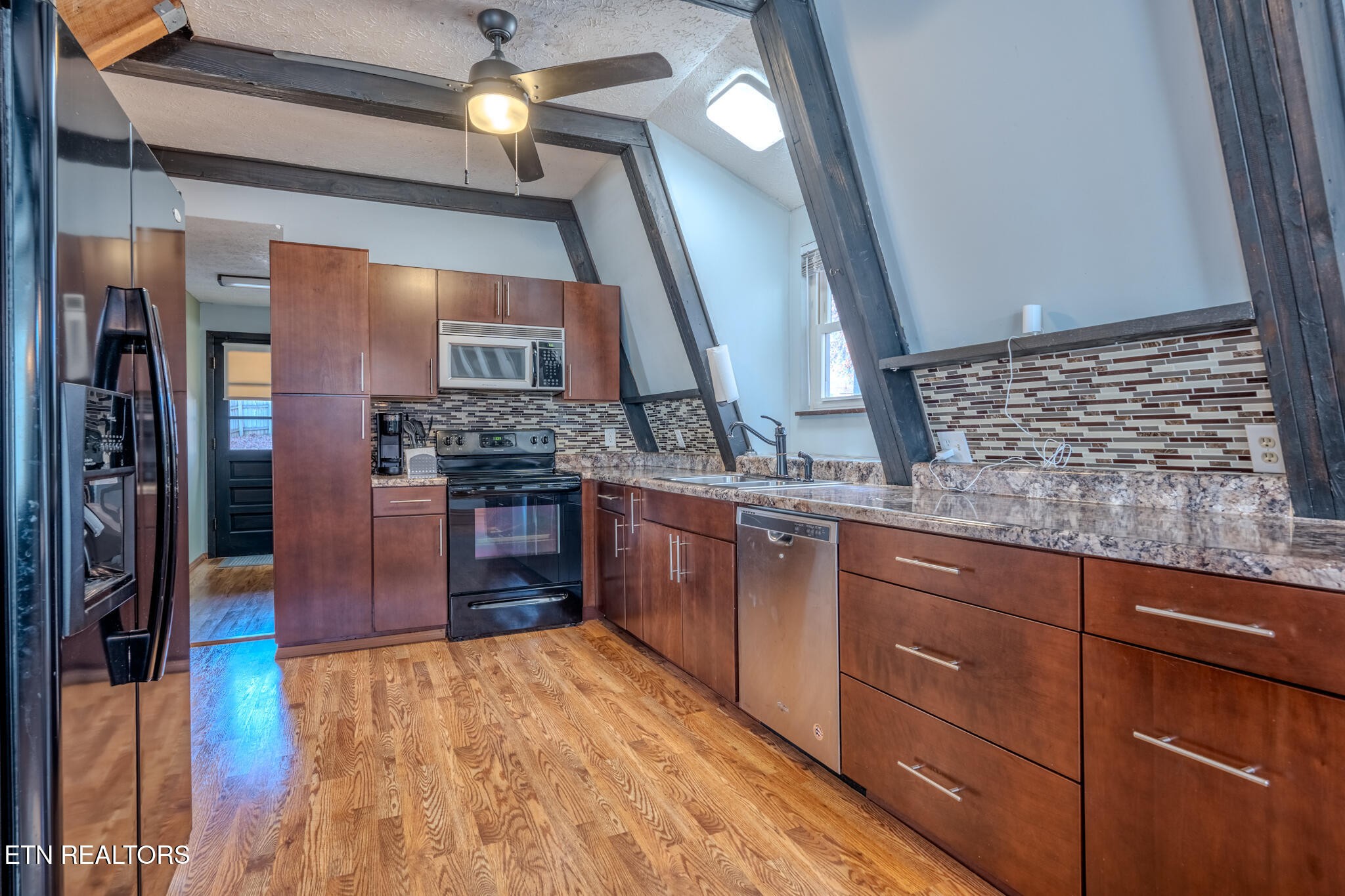7106 Wright Road Knoxville, TN 37931 - Photo 3 of 42 Gallery Image 3